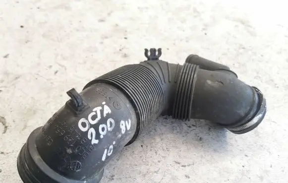 Skoda Octavia Mk2 (1Z) Air intake hose/pipe 3C0129654P