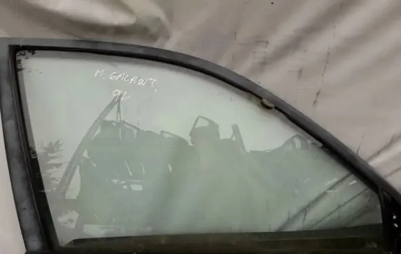 Mitsubishi Galant Front door window glass four-door