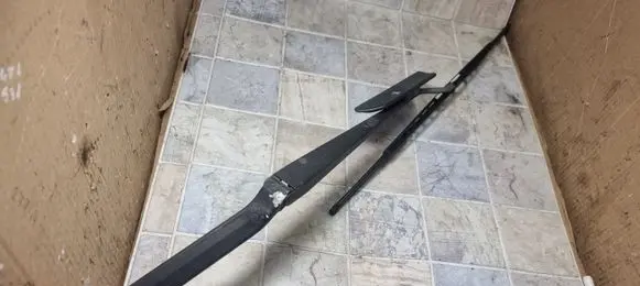 Mazda 323 F Front wiper blade arm T5996