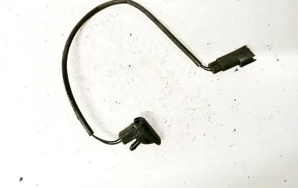 Ford Mondeo Mk III Windshield washer spray nozzle 2s7117666