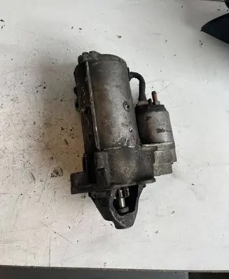 Volkswagen PASSAT B5 Starter motor 068911024