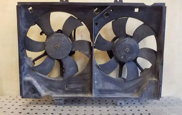 Opel Frontera B Radiator cooling fan shroud