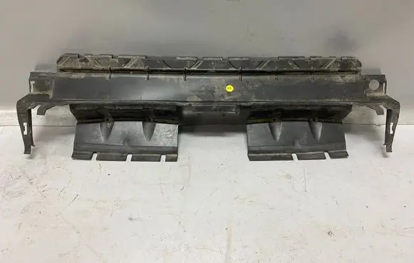 Audi Q7 4M Intercooler air guide/duct channel 4M0121285E 4M0121285