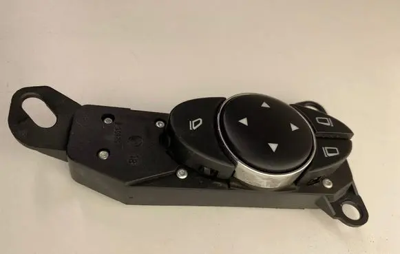 Mercedes-Benz CLS C219 Wing mirror switch 2118216179
