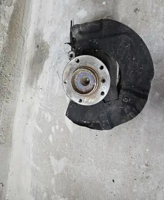 BMW 5 E60 E61 Front wheel hub spindle knuckle 
