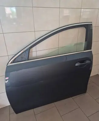 KIA Ceed Front door