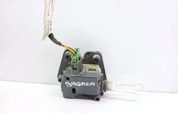 Audi A6 S6 C5 4B Tailgate boot lock/latch motor 8E9827833