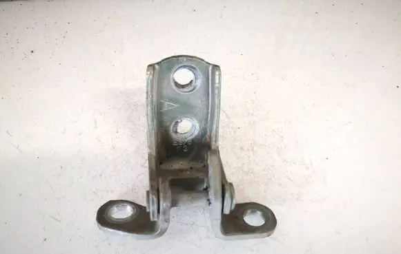Honda CR-V Rear door lower hinge