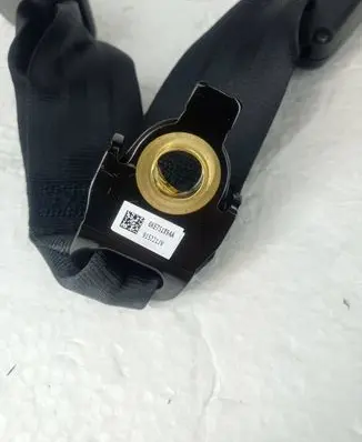 Dodge Challenger Middle seatbelt (rear) 6KE751X9AA 915221JV
