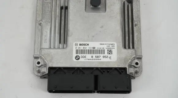 BMW 5 F10 F11 Engine ECU kit and lock set 8587952