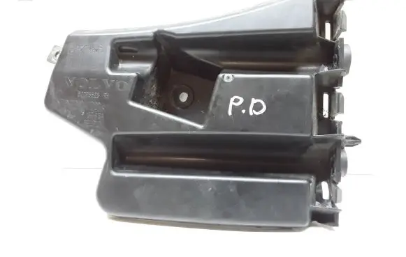 Volvo V60 Front bumper mounting bracket 30796626