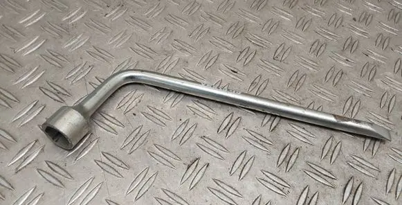 Toyota Verso Wheel nut wrench