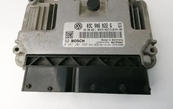 Volkswagen PASSAT B6 Engine control unit/module 03C906022G 0261201928