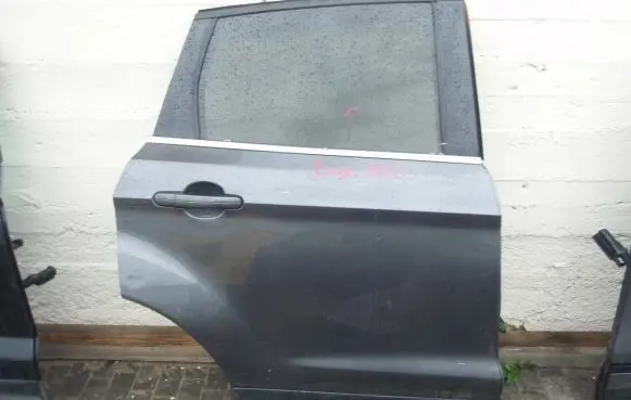 Ford Kuga II Rear door