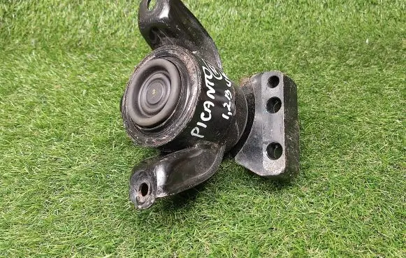 KIA Picanto Engine mount bracket 218101Y100