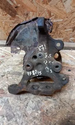 Mercedes-Benz SLK R171 Front wheel hub A2043320201 2043320201