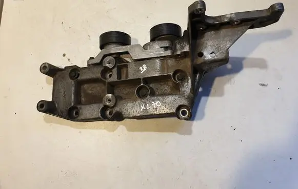 Volvo XC70 Generator/alternator bracket 30757068