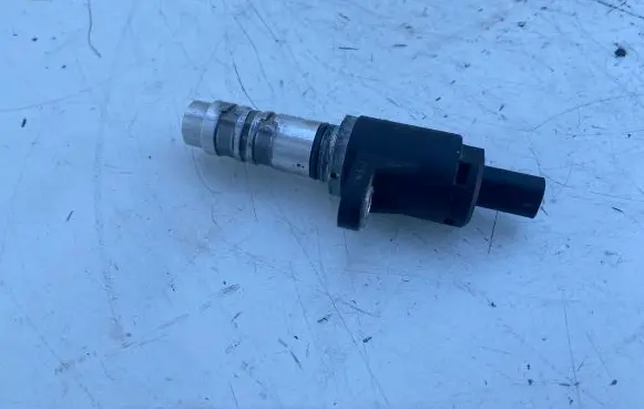 Volkswagen PASSAT B8 Camshaft position sensor 04E906455AC