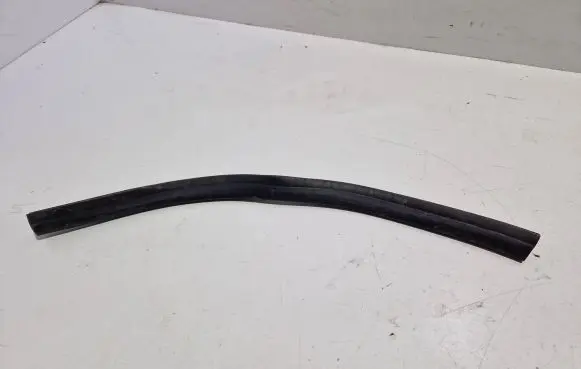 Mercedes-Benz C AMG W204 Engine compartment rubber A2046280198