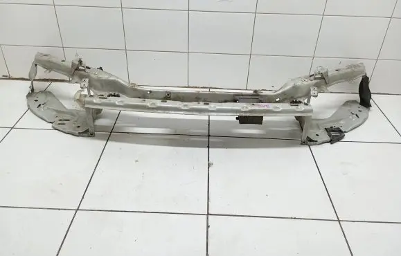 Volvo C30 Top upper radiator support slam panel