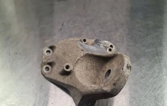 Audi A6 S6 C6 4F Engine mounting bracket 4F0399113B 512020