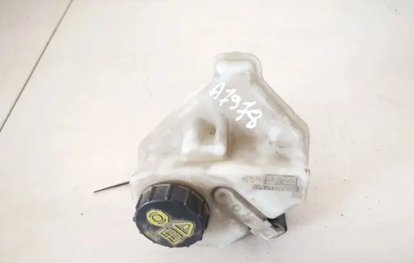 Brake fluid reservoir