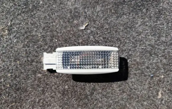 Volkswagen PASSAT B5.5 Other interior light 3B0947113 3042025110