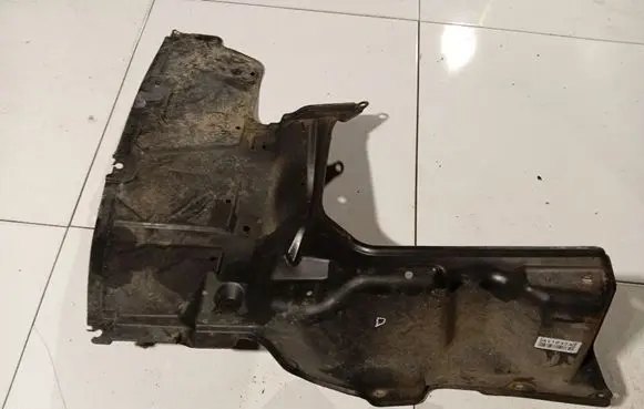 Toyota Corolla E120 E130 Engine splash shield/under tray 