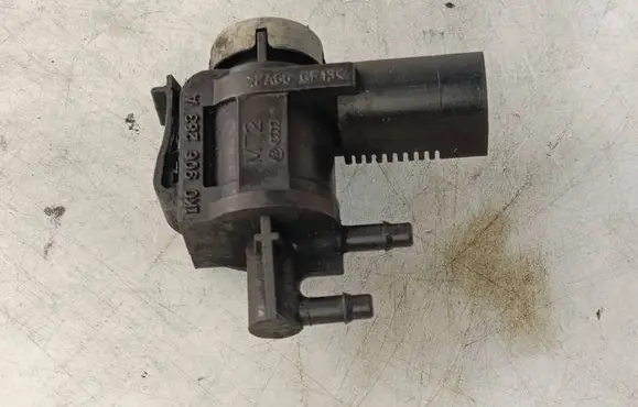 Audi A4 S4 B7 8E 8H Turbo solenoid valve 1K0906283A