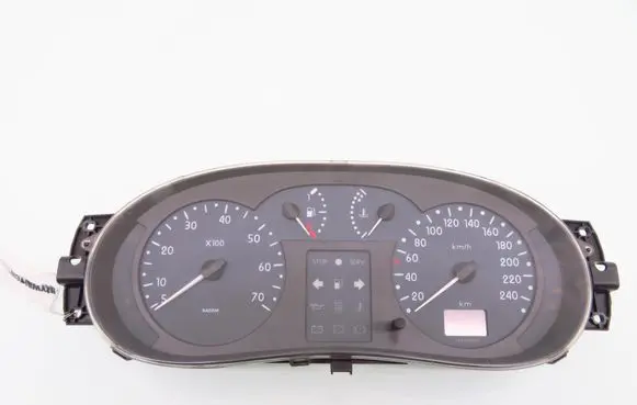 Renault Clio II Speedometer (instrument cluster) P8200057247