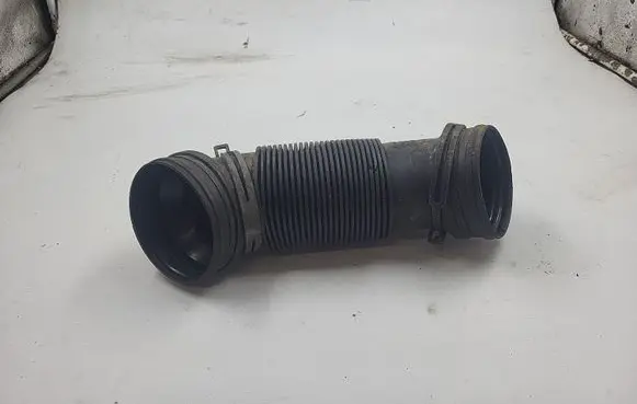 Volkswagen PASSAT B6 Air intake duct part 1K0129684C