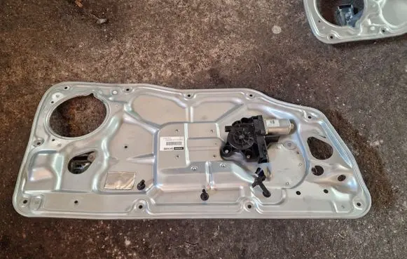 Volvo S80 Front door window regulator with motor