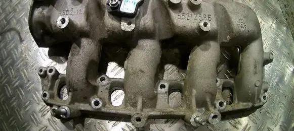 Opel Zafira B Intake manifold 55212586
