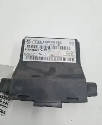 Volkswagen Golf V Gateway control module 1K0907530L
