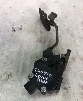 Lexus IS 220D-250-350 Accelerator throttle pedal 7811133020