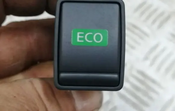 Nissan X-Trail T32 Central locking switch button 