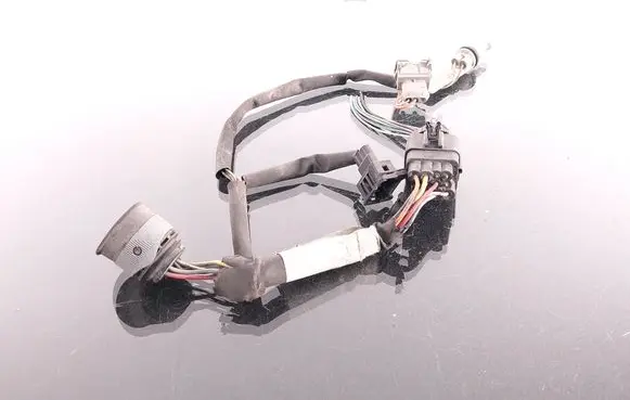 Volvo S60 Headlight/headlamp wiring loom/harness 89071193 30763548