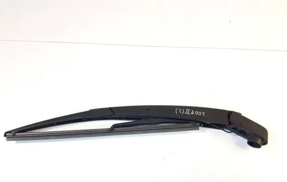Rear wiper blade arm