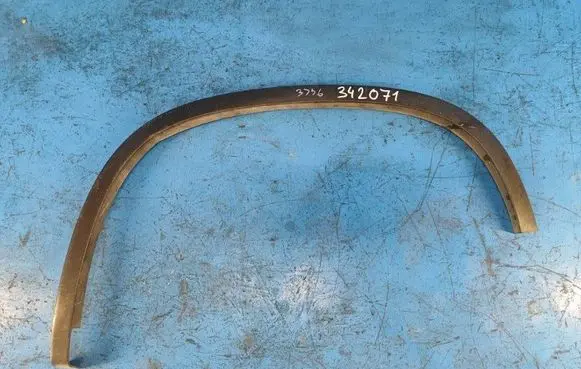 Volkswagen Tiguan Front arch trim 5N0854819C
