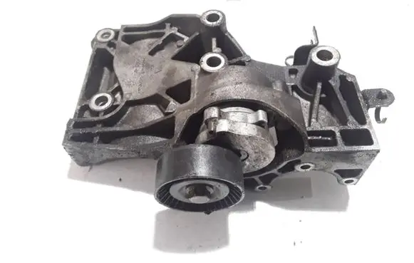 Opel Insignia A A/C compressor mount bracket 55562863 532274354