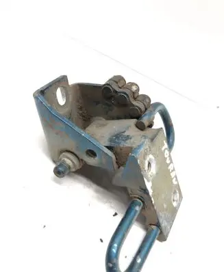 Volkswagen Touran I Front door lower hinge 
