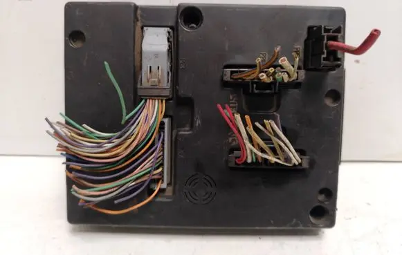 Renault Scenic I Fuse module 7703297930 8108502400B ETB1300820