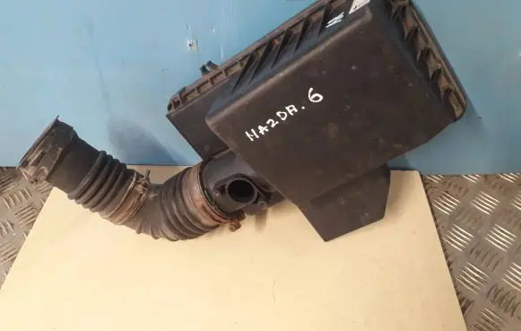 Mazda 6 Air filter box cover R2AA
