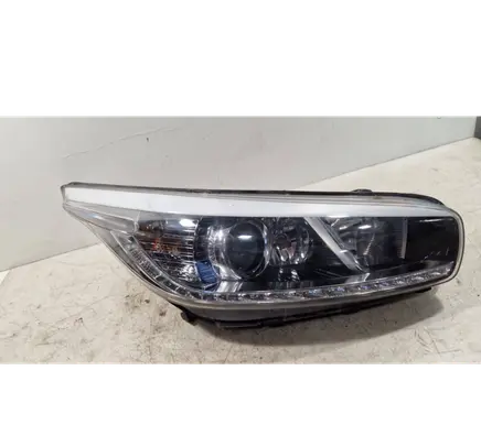 KIA Ceed Headlight/headlamp R009B221CL1 92102A2220