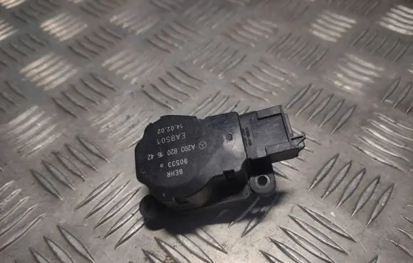 Mercedes-Benz C W203 Air flap motor/actuator A2038201642 EAB501 90533