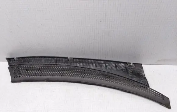 Mercedes-Benz C W202 Wiper trim 2028310258