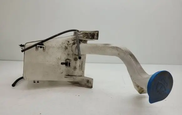 Suzuki SX4 S-Cross Windshield washer fluid reservoir/tank 