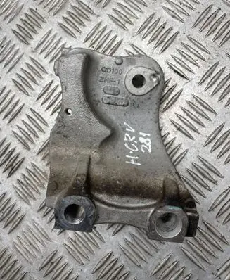 Honda CR-V Engine mounting bracket