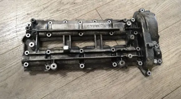 Mercedes-Benz GL X164 Rocker cam cover A6420101230
