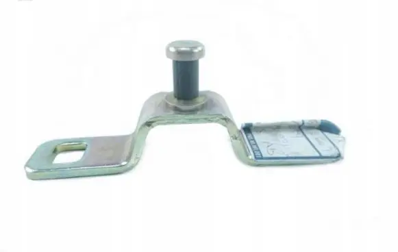 Ford Escort Rear door lock loop/hook striker 6608607